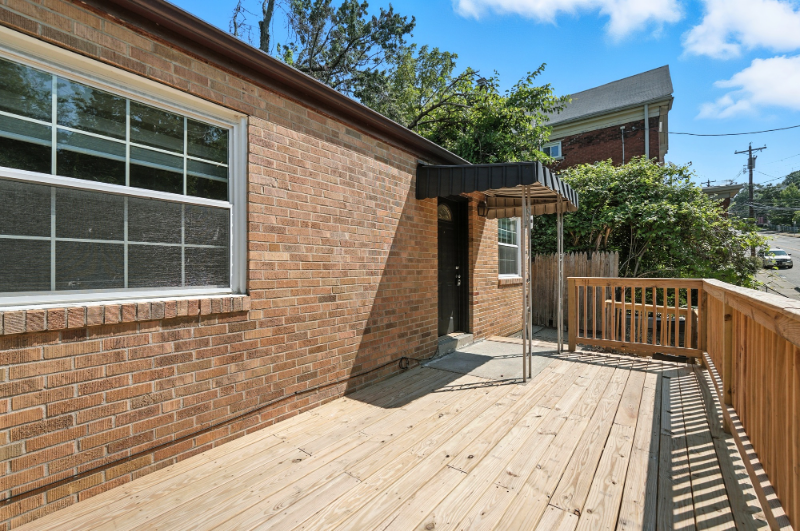 632 Straight St - Photo 3 of 20