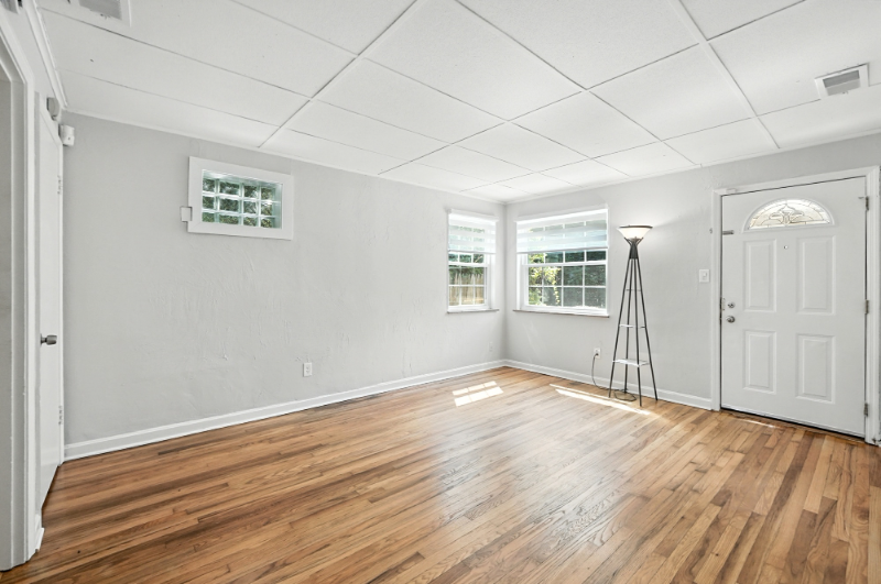 632 Straight St - Photo 5 of 20