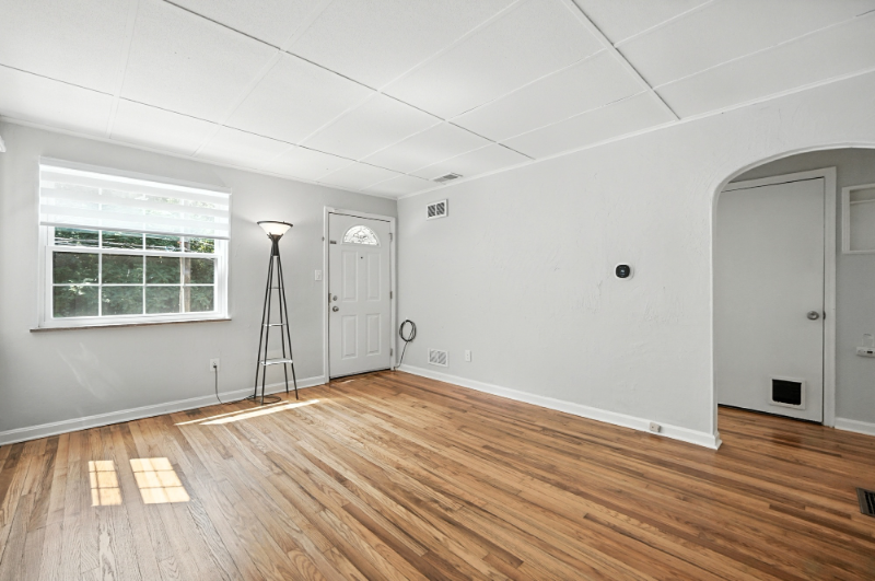 632 Straight St - Photo 6 of 20