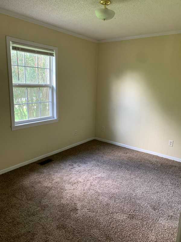 1005 Oak Grove Rd - Photo 3 of 7