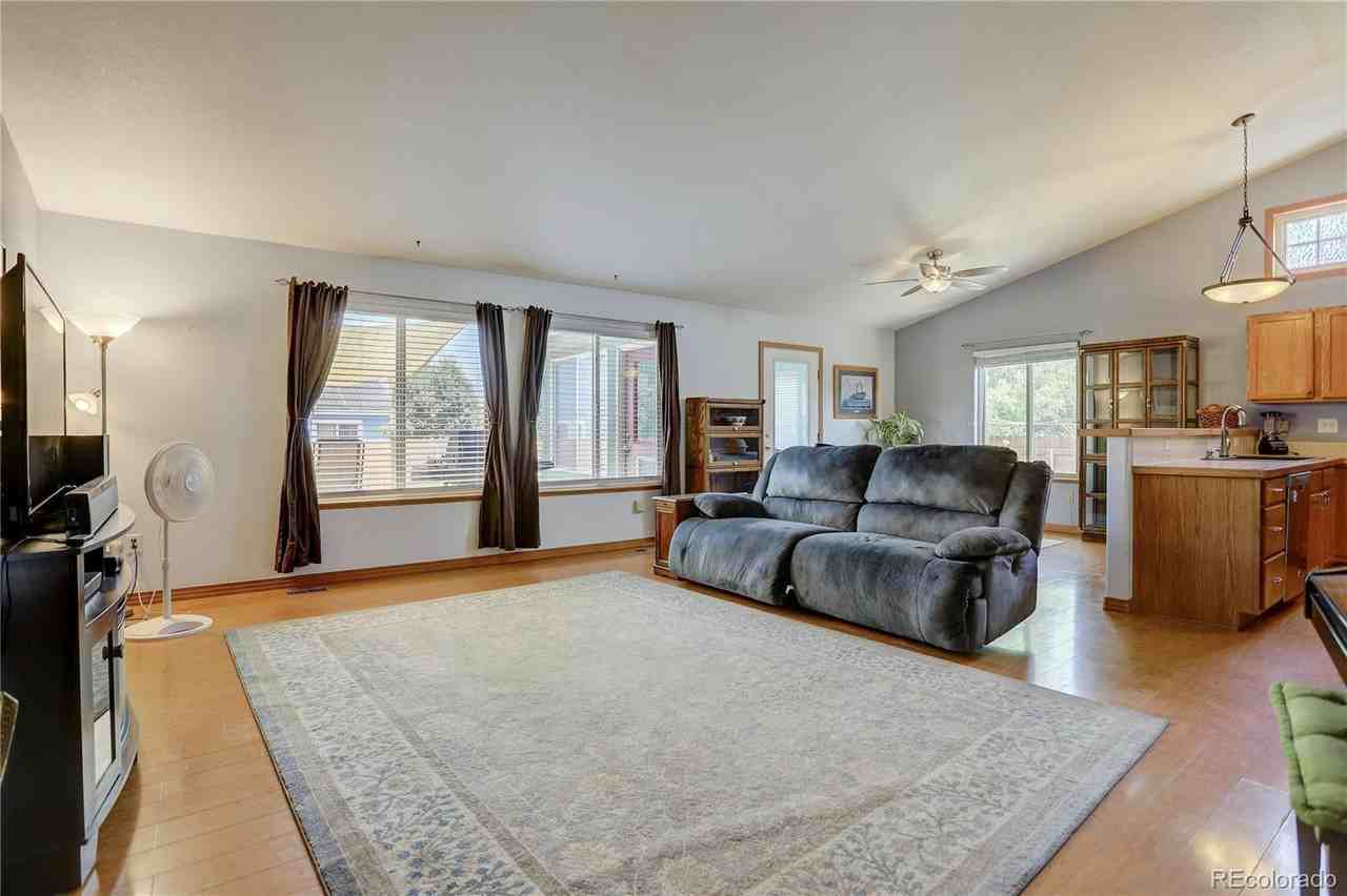 202 Buck Rake Boulevard - Photo 2 of 12