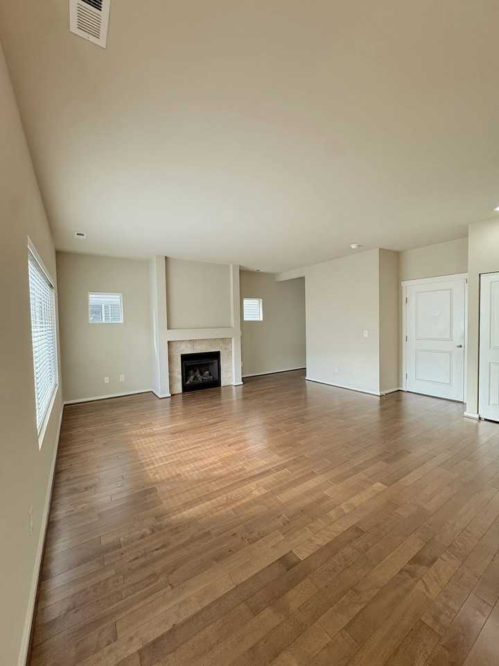 1752 42nd Street Northeast - Photo 3 of 13