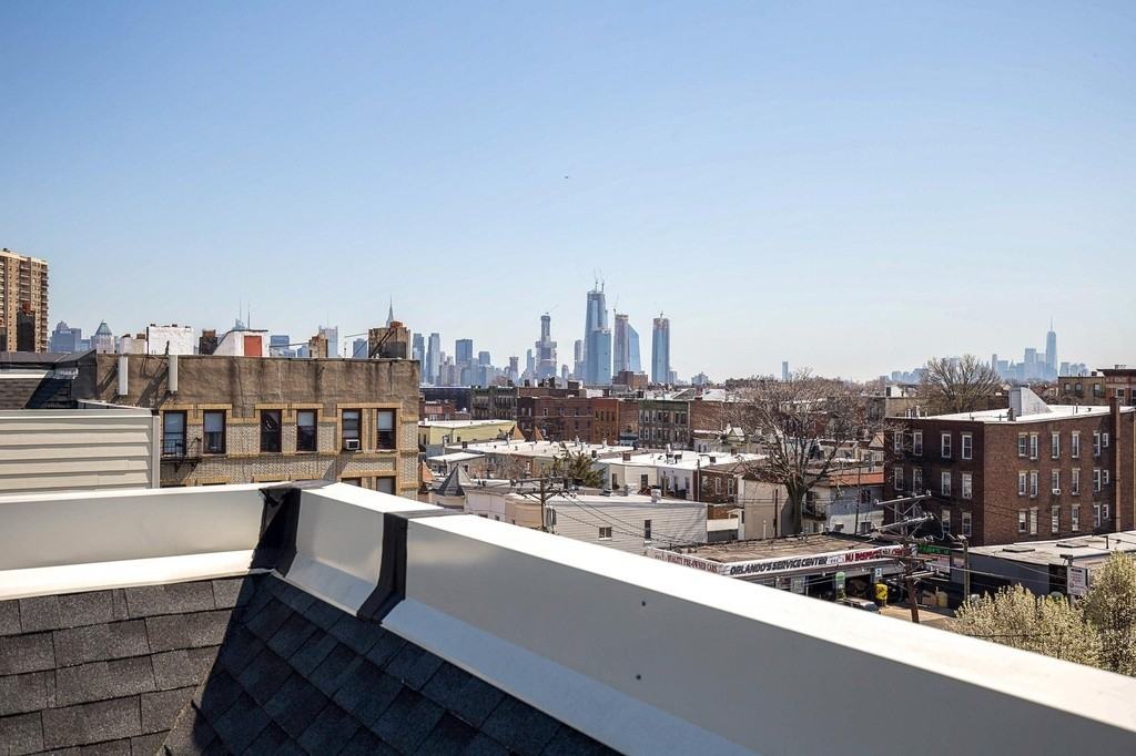 5005 Palisade Avenue - Photo 6 of 50