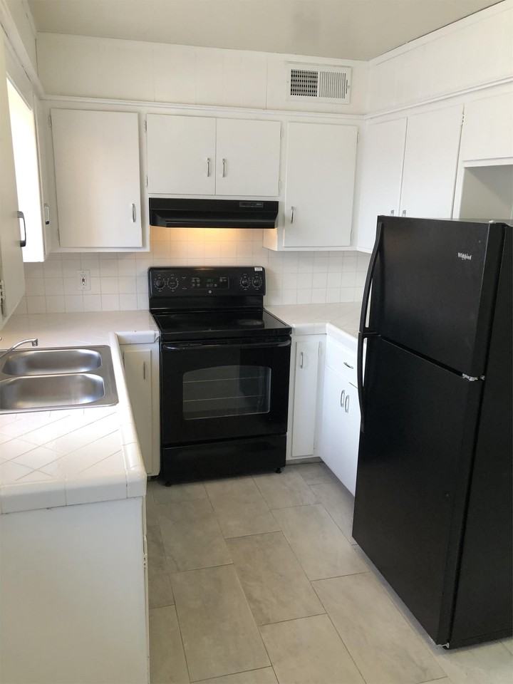 4406 W. Myrtle Ave. - Photo 2 of 14