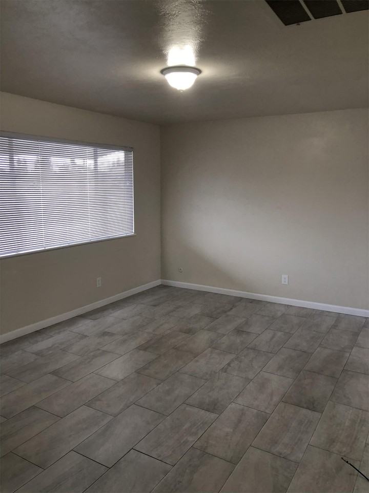 4406 W. Myrtle Ave. - Photo 6 of 14