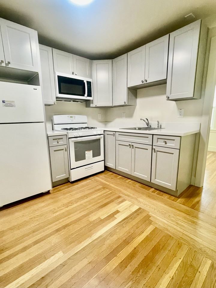 2125 Hearst Avenue - Photo 3 of 29