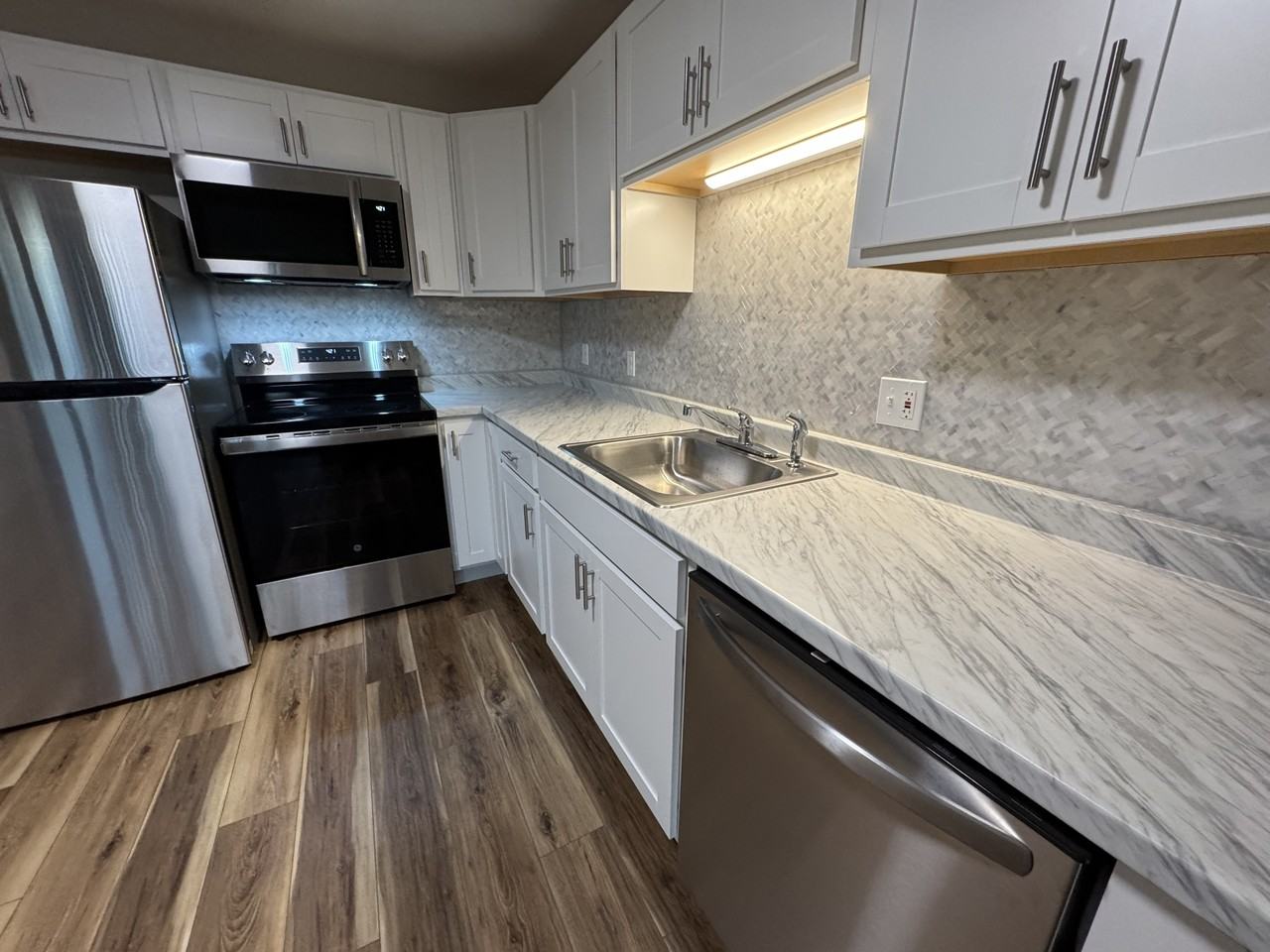 115 Wedgewood Drive - Photo 2 of 31