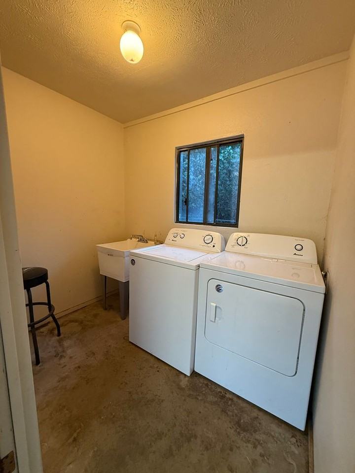 219 W Waiko Rd #F - Photo 7 of 17