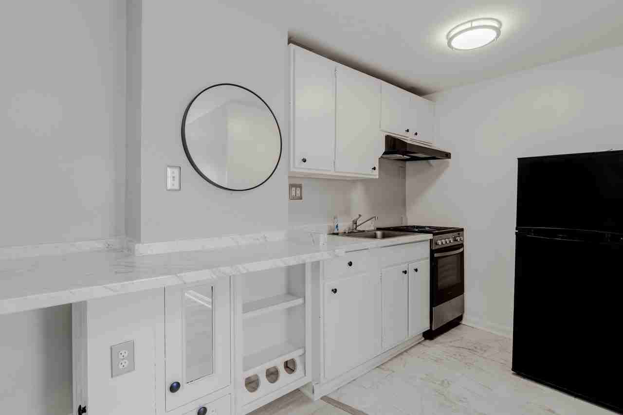 869 W Lombard St. - Photo 2 of 6