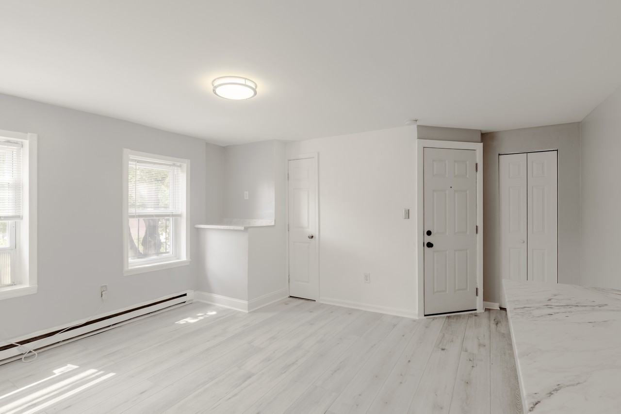 869 W Lombard St. - Photo 3 of 6