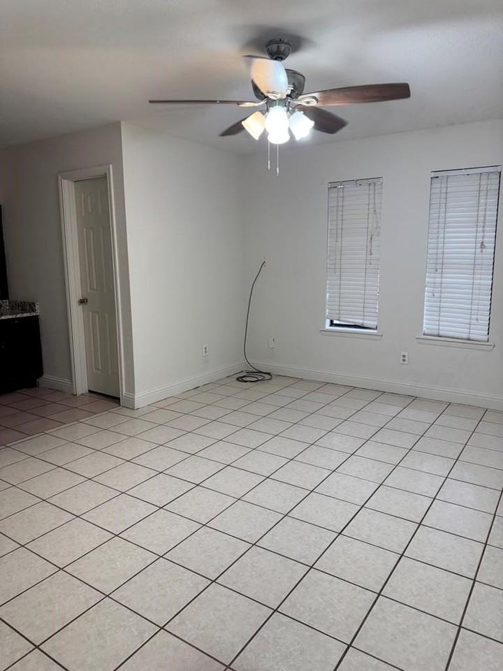 869 Paso Del Rio Blvd - Photo 6 of 20