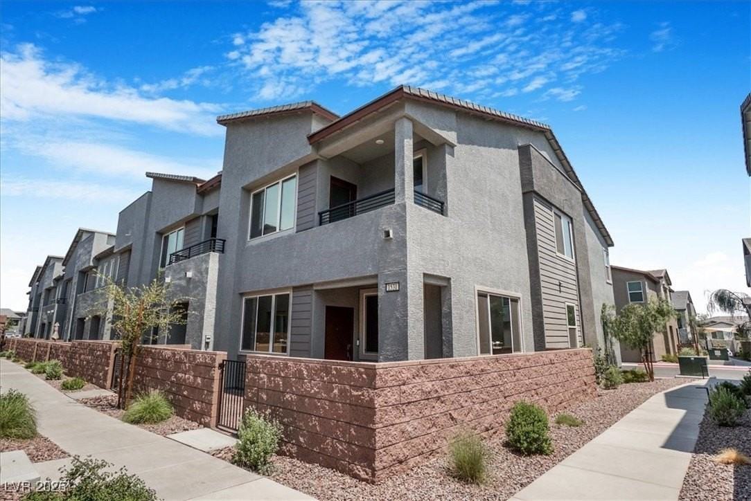 1529 Eva Crossing Place - Photo 2 of 34