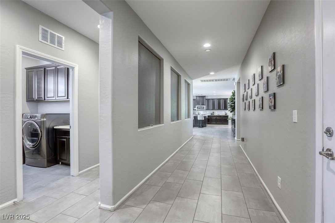 8079 Lennox View Ln - Photo 6 of 41