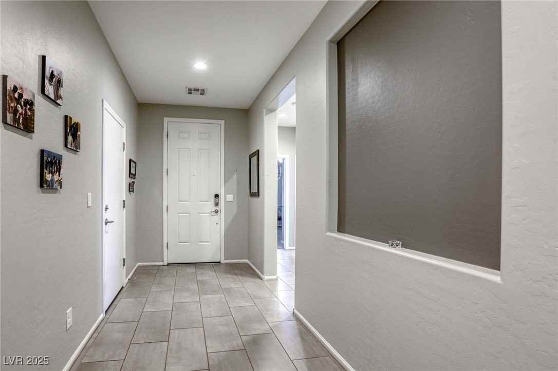 8079 Lennox View Ln - Photo 7 of 41