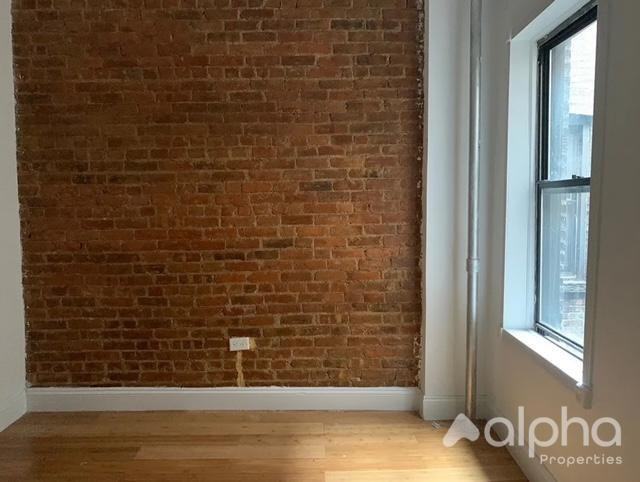 454 West 47th Street - Photo 5 of 8