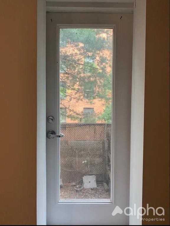 454 West 47th Street - Photo 6 of 8
