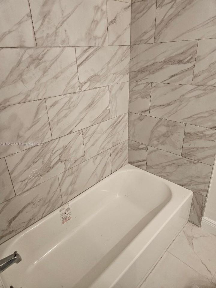 148 Ne 78th St #A - Photo 6 of 8