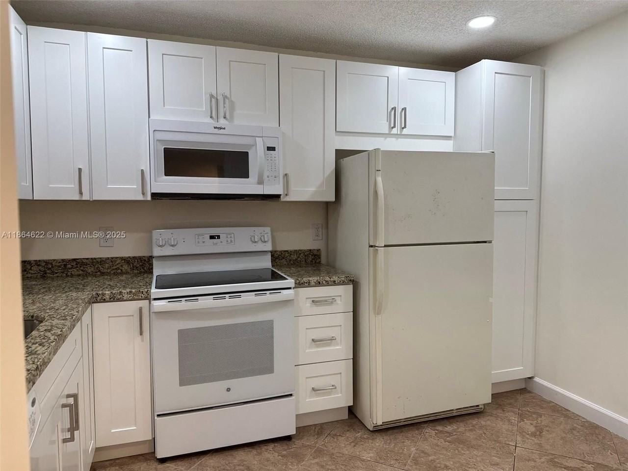 3150 Nw 42nd Ave #E401 - Photo 6 of 24