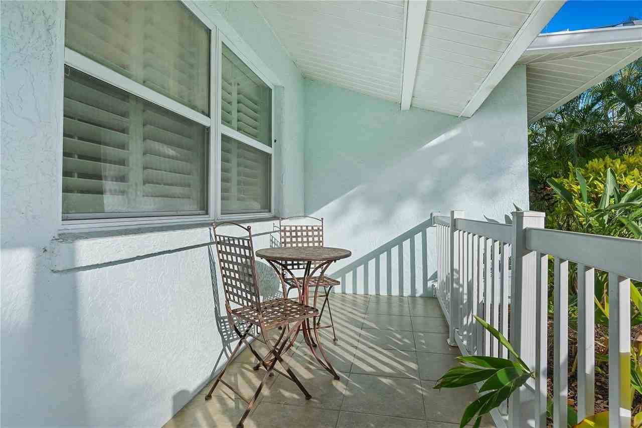 2207 Clematis St - Photo 2 of 34