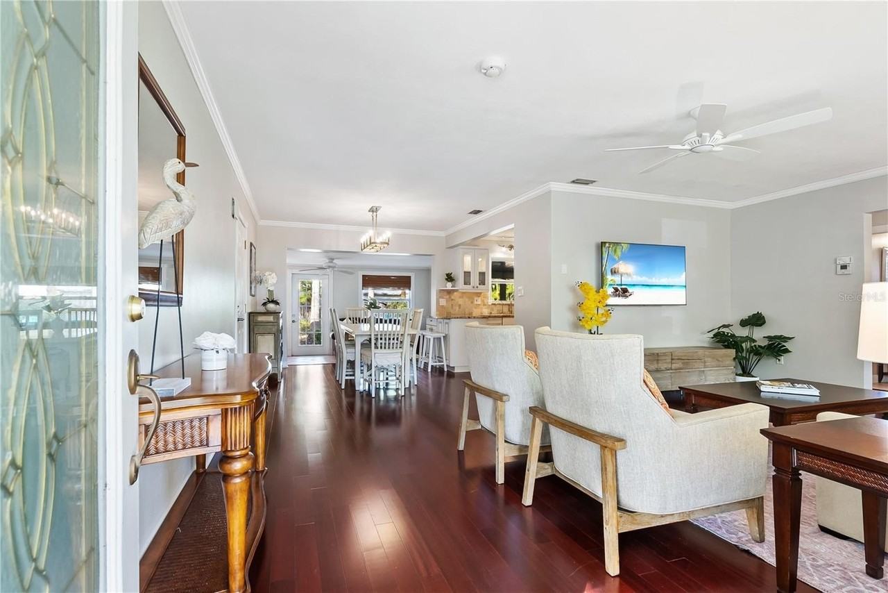 2207 Clematis St - Photo 3 of 34