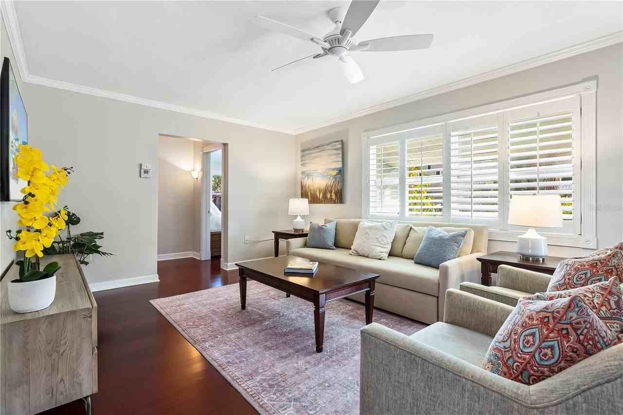 2207 Clematis St - Photo 5 of 34