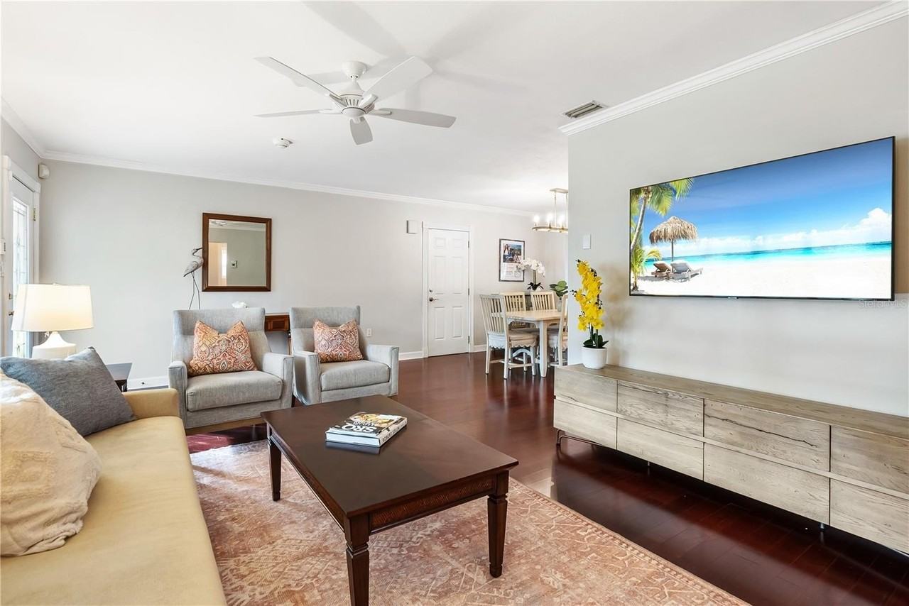 2207 Clematis St - Photo 7 of 34