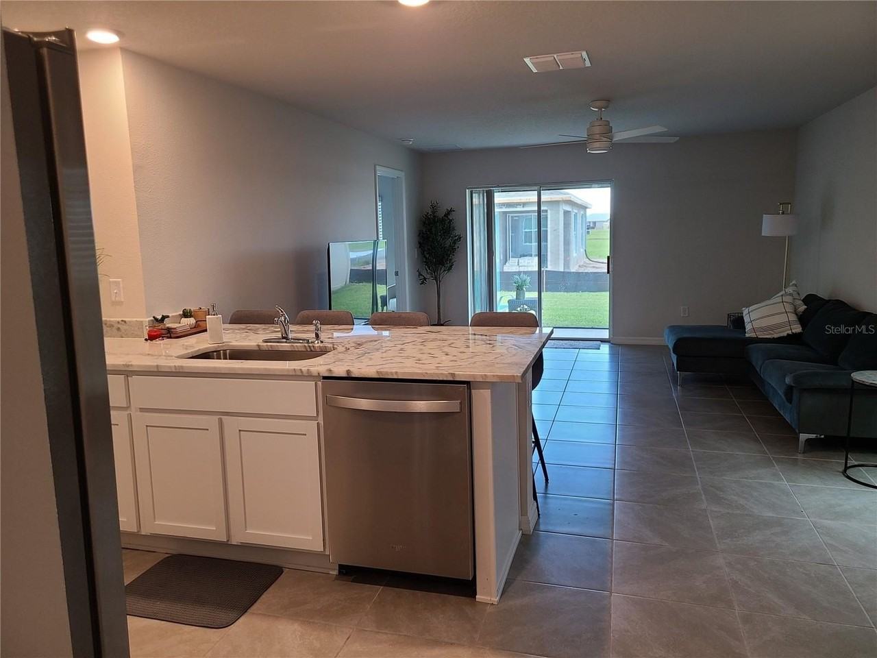 10209 Kalamazoo Pl - Photo 3 of 25