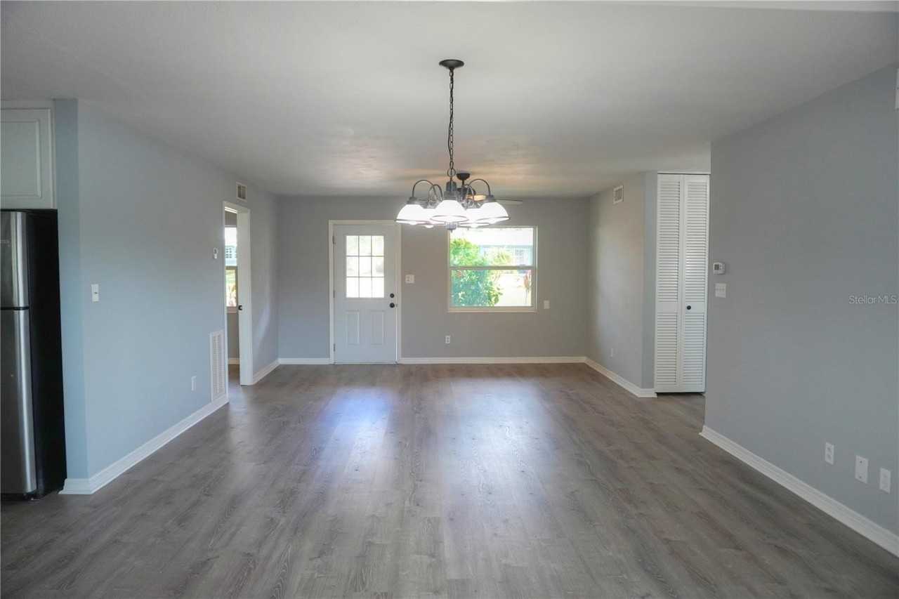 6524 Hillside Ave - Photo 7 of 28