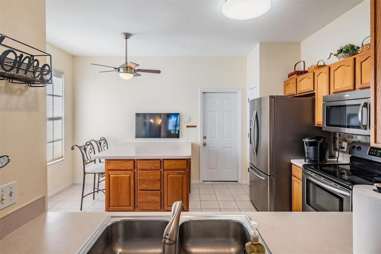 6649 80th Ave N - Photo 7 of 31