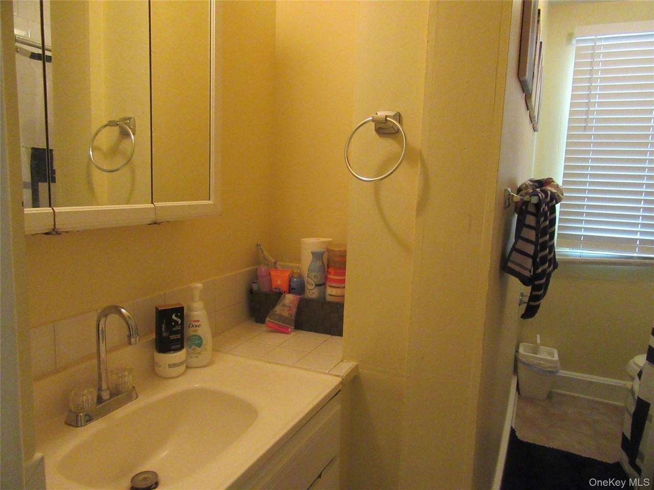 48 E Main St - Photo 6 of 13