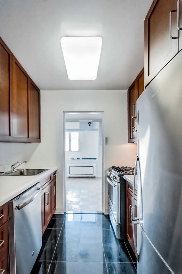 400 E 71st St #12EF - Photo 2 of 7