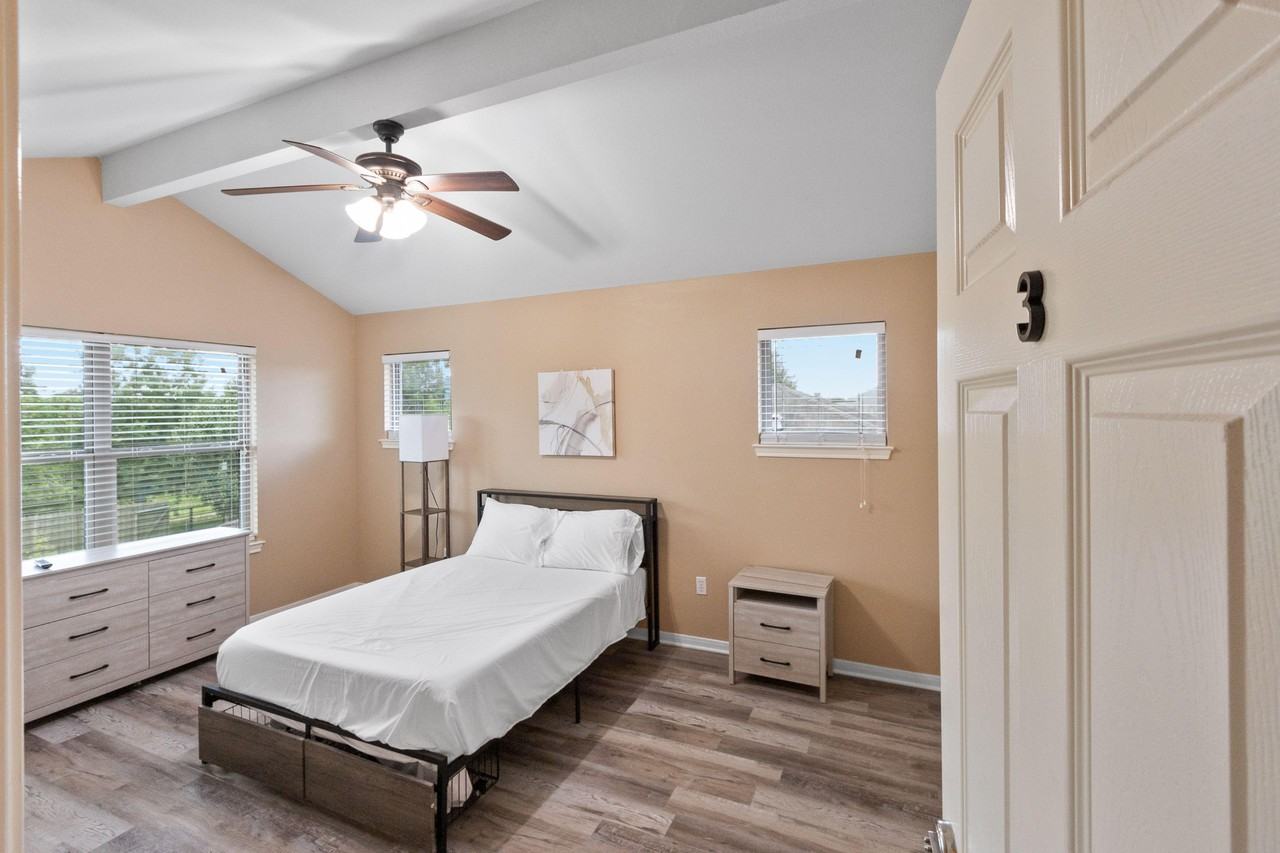 Tracy Ln - Photo 5 of 16