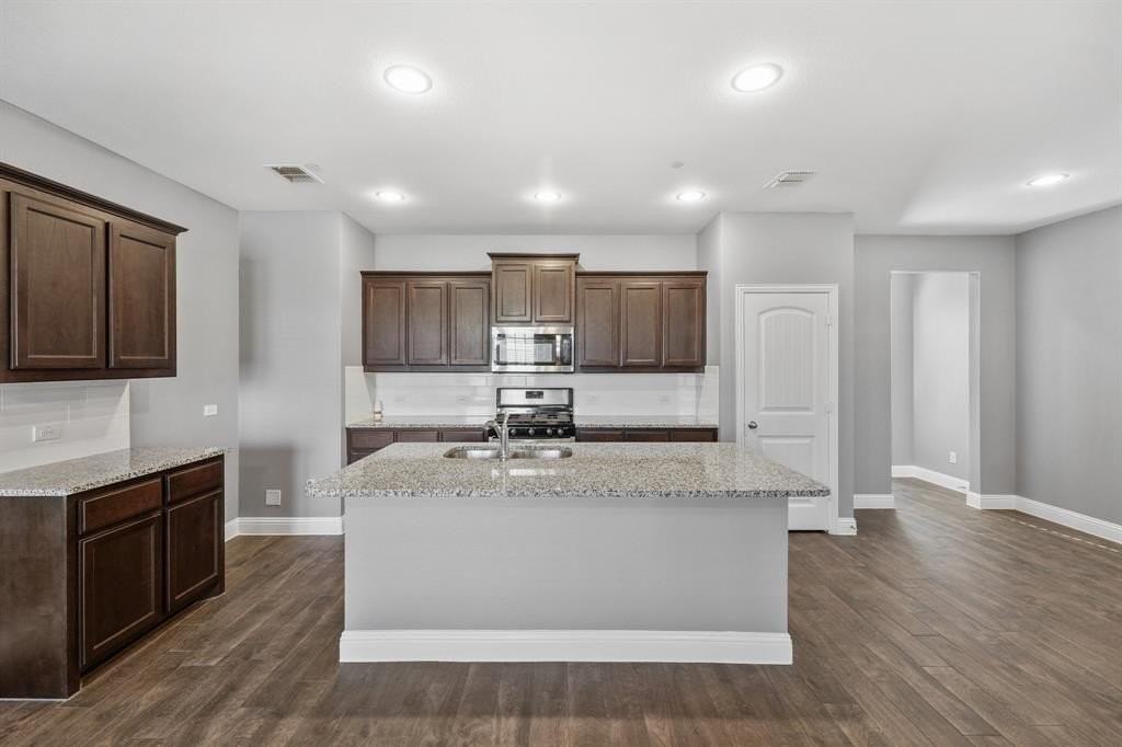 5556 Kilmer Court - Photo 7 of 20