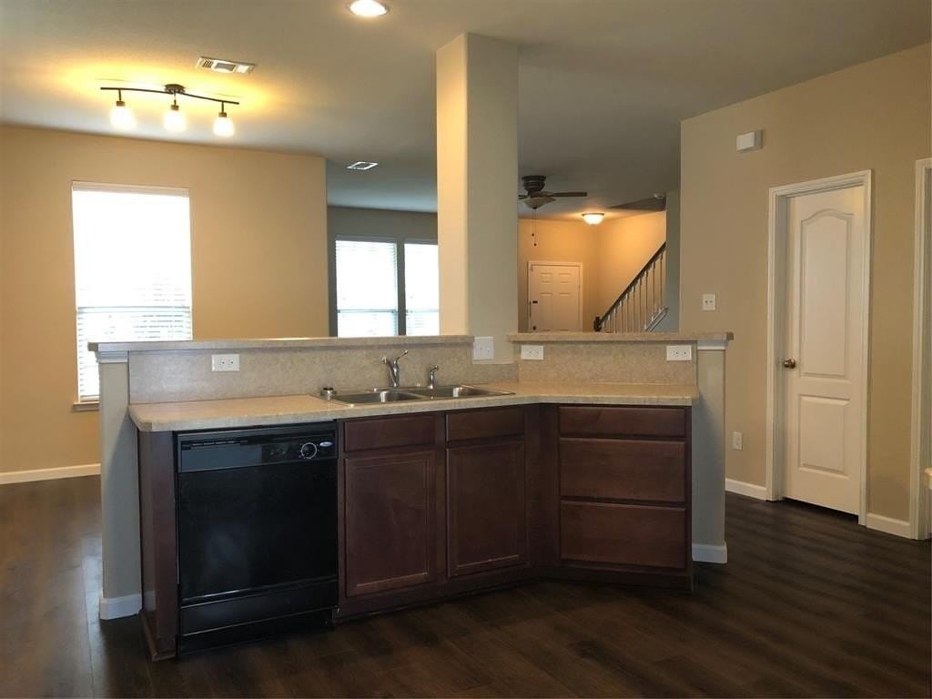 9105 Nathaniel Dr - Photo 3 of 21