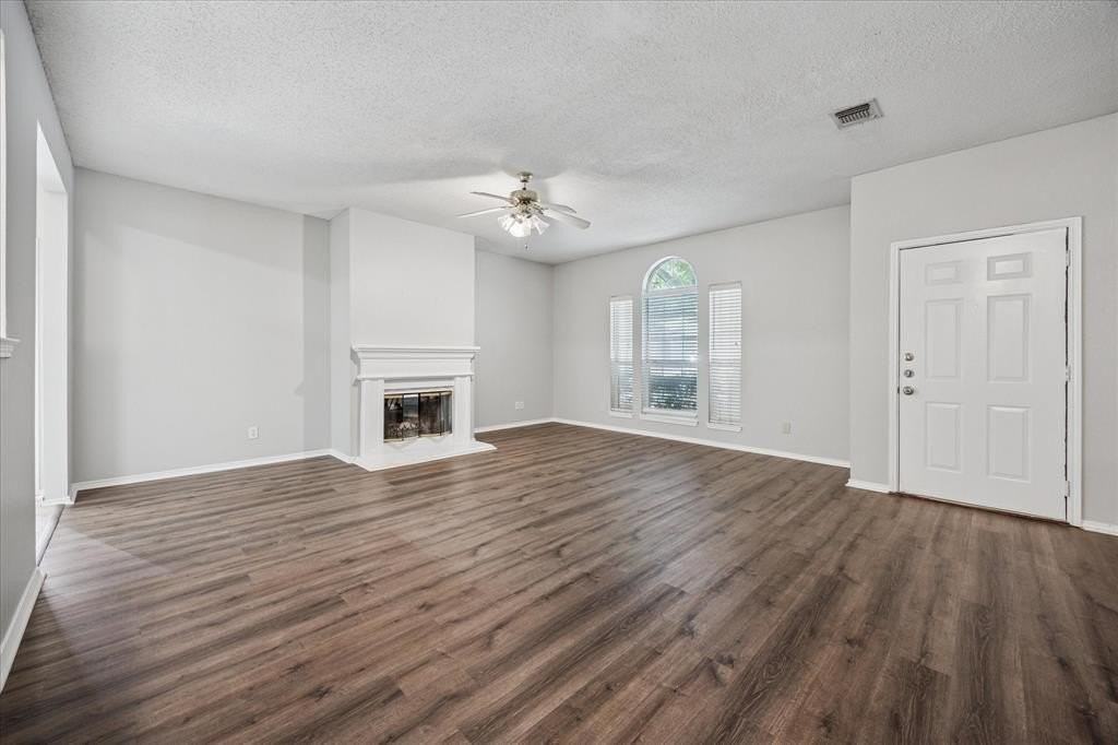 3933 Parkhaven Dr - Photo 3 of 25