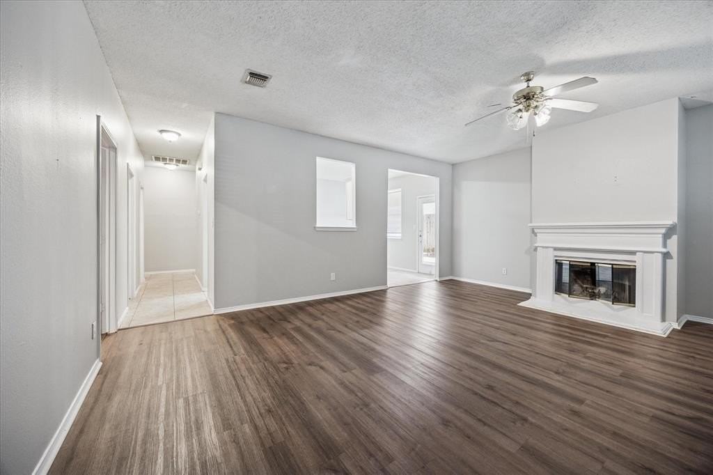 3933 Parkhaven Dr - Photo 5 of 25