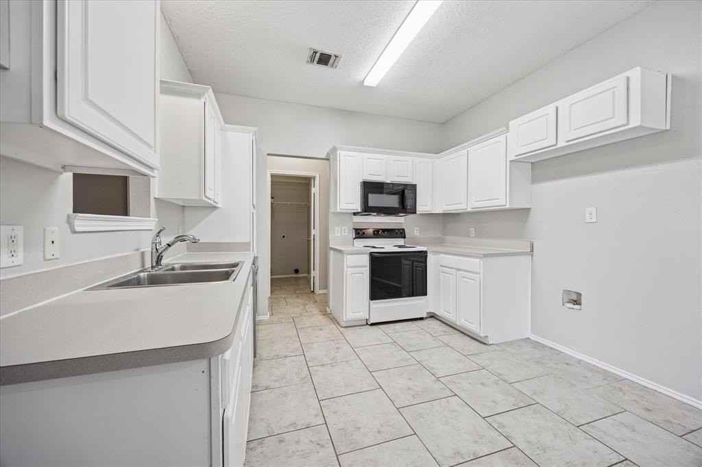 3933 Parkhaven Dr - Photo 6 of 25