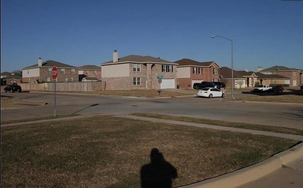 4028 Thoroughbred Trl - Photo 2 of 24