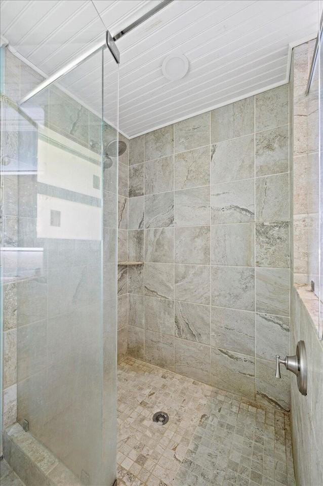 11128 42nd Rd N - Photo 7 of 25