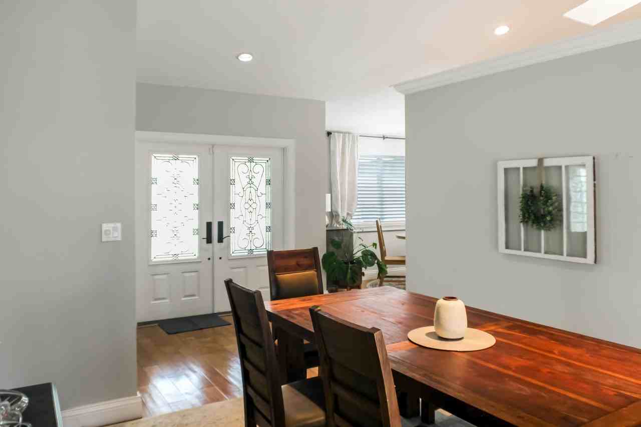 874 Blueberry Dr - Photo 4 of 40