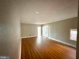 3241 N Front St #2ndFL - Photo 1 of 1