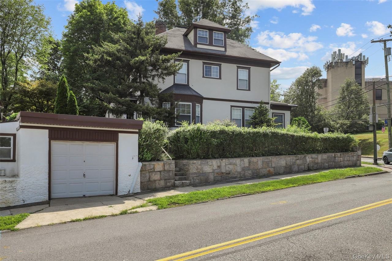 135 Ashford Avenue - Photo 2 of 17