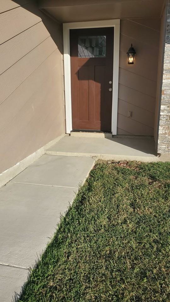 101 Brockway Dr - Photo 3 of 16