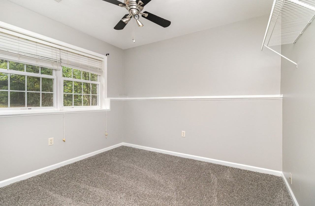 223 Estate Dr - Photo 3 of 27