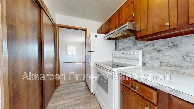 1370 32nd Ave - Photo 5 of 7