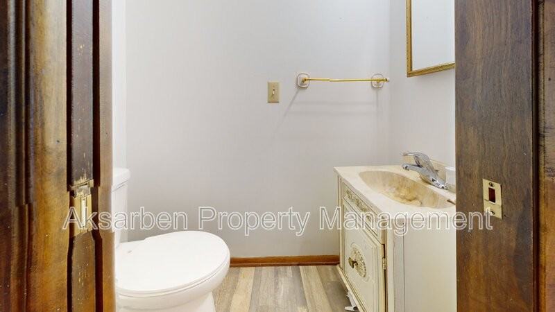 1370 32nd Ave - Photo 7 of 7