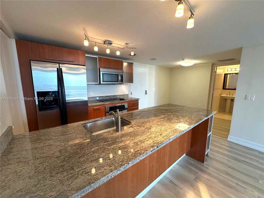 185 Sw 7th St - Photo 3 of 3