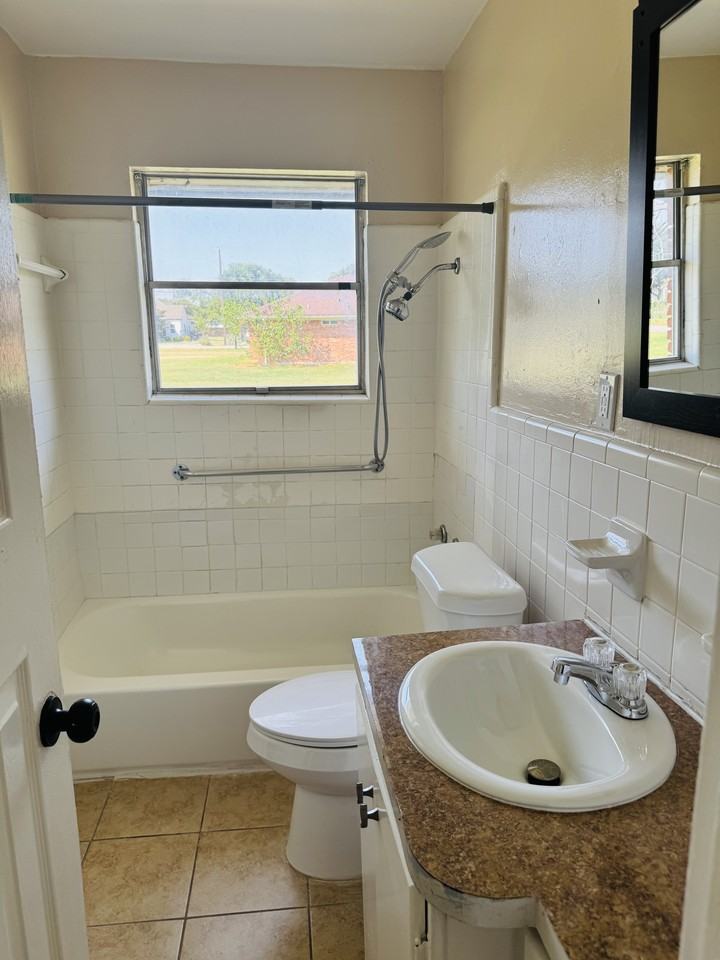 401 W Athens St #NA - Photo 4 of 21
