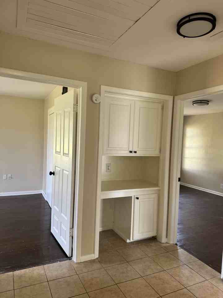 401 W Athens St #NA - Photo 5 of 21