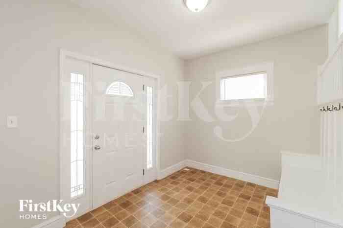 401 E College St - Photo 3 of 16
